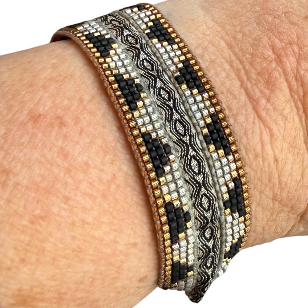 Mishky Woven Beaded Bracelet Gold Black White‎ Adjustable Boho Artisan